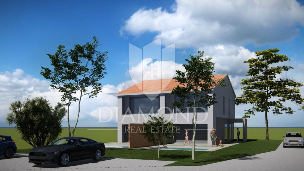 Momjan, okolica! Hiša z idejnim projektom!