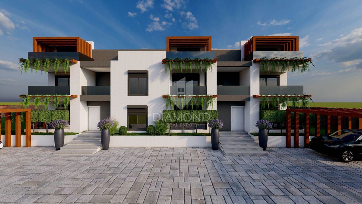 Funtana, dvoetažni apartma 600m od morja!