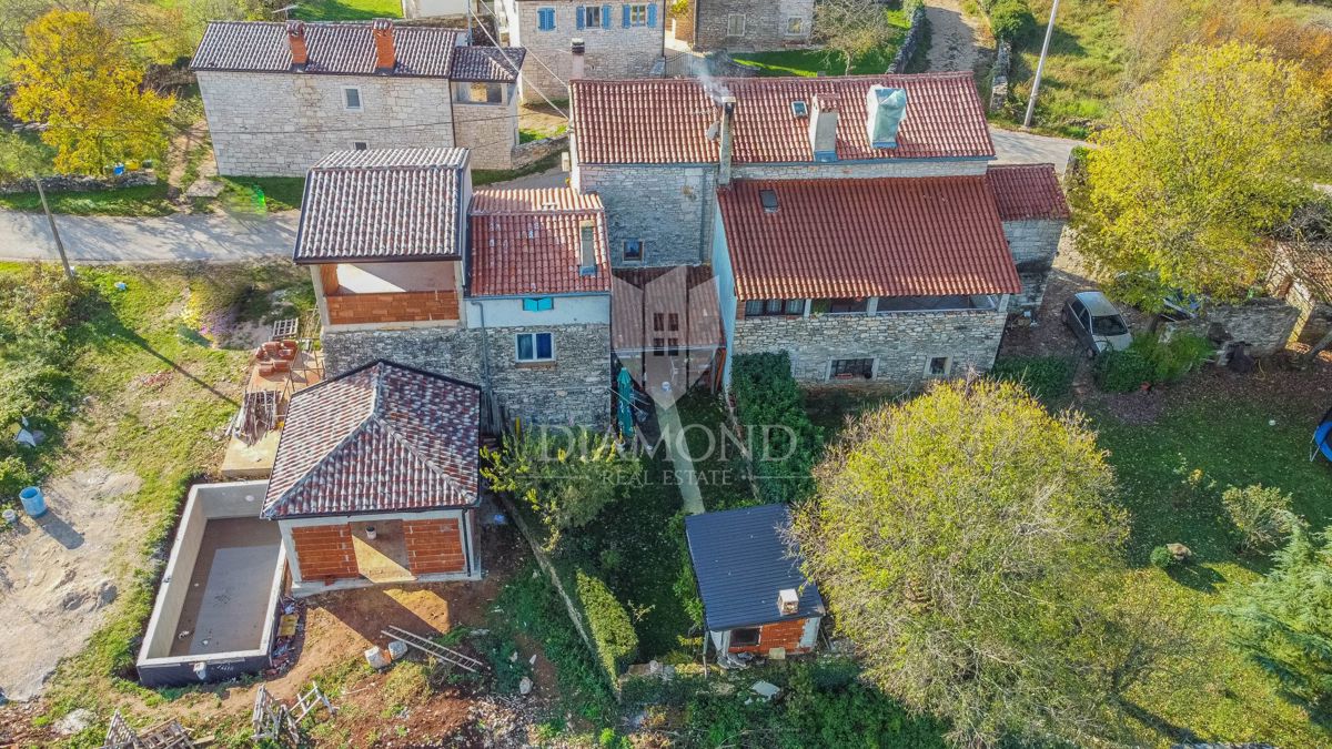Grožnjan, okolica! Čudovita istrska kamnita hiša!