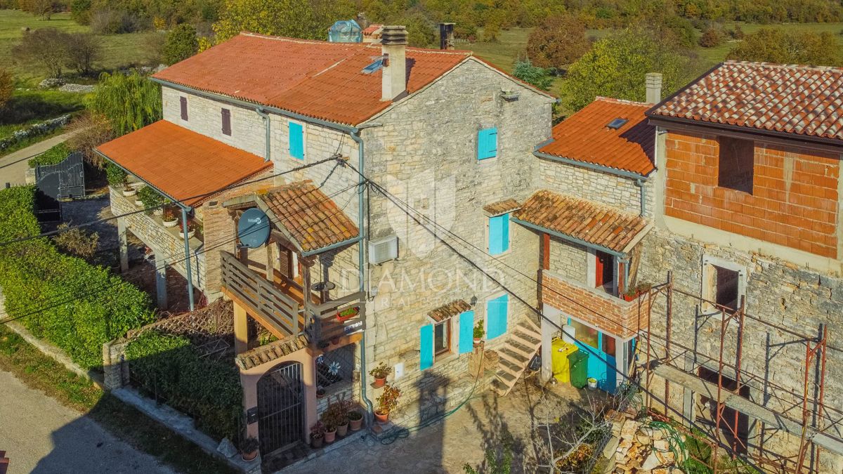Grožnjan, okolica! Čudovita istrska kamnita hiša!