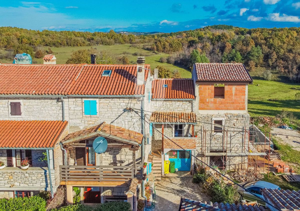 Grožnjan, okolica! Čudovita istrska kamnita hiša!