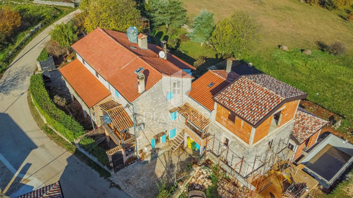 Grožnjan, okolica! Čudovita istrska kamnita hiša!