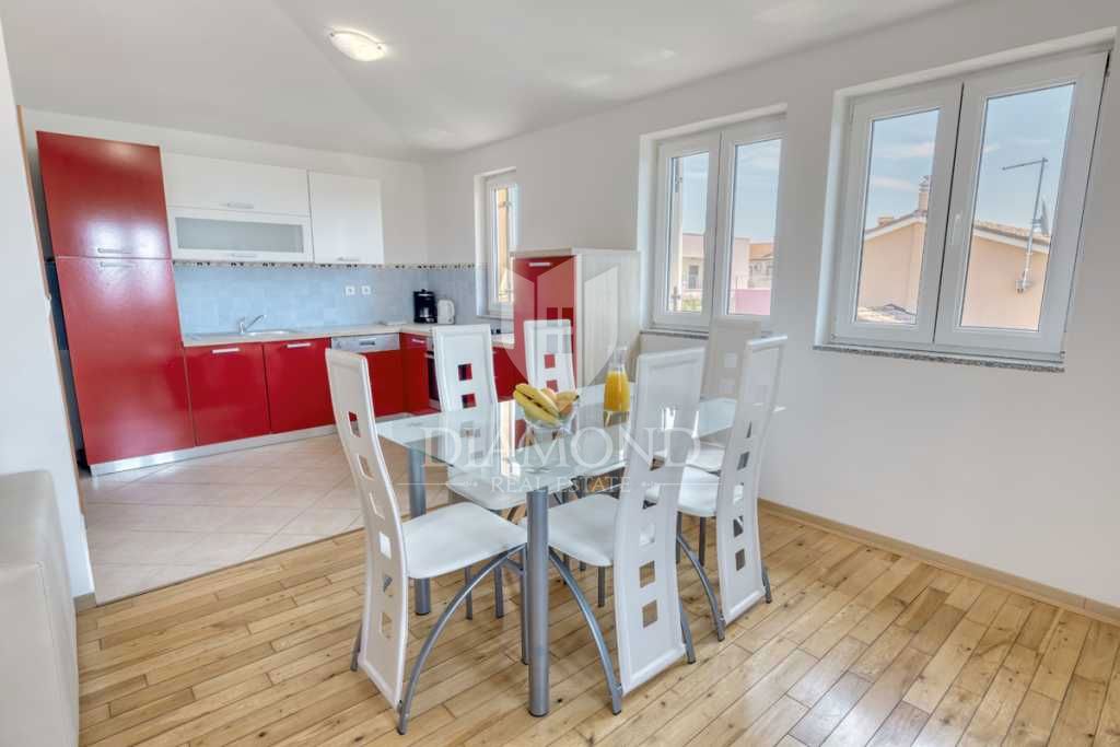 Pula, okolica, počitniška hiša s tremi apartmaji