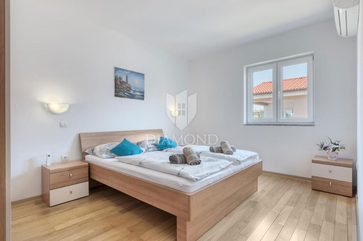 Pula, okolica, počitniška hiša s tremi apartmaji