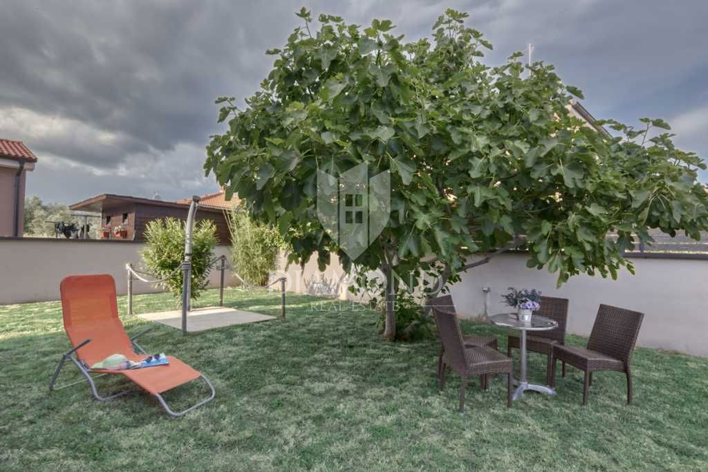 Pula, okolica, počitniška hiša s tremi apartmaji