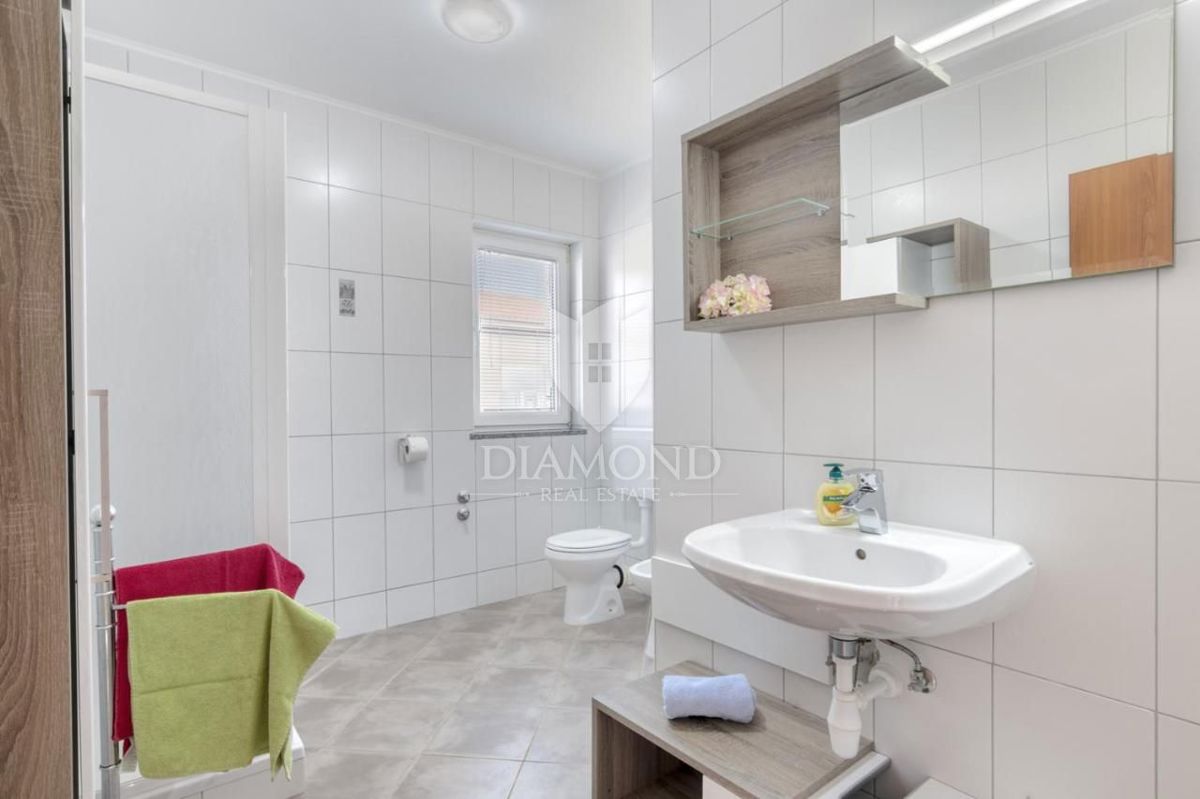 Pula, okolica, počitniška hiša s tremi apartmaji