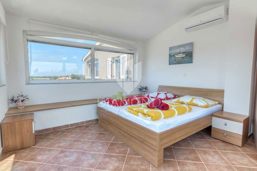 Pula, okolica, počitniška hiša s tremi apartmaji