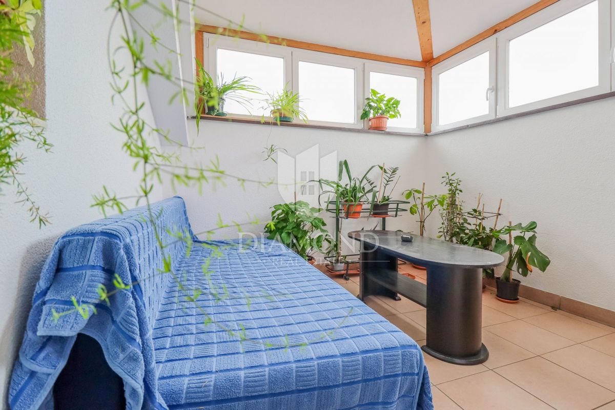Umag, čudovit dvoetažni apartma 500m od morja!