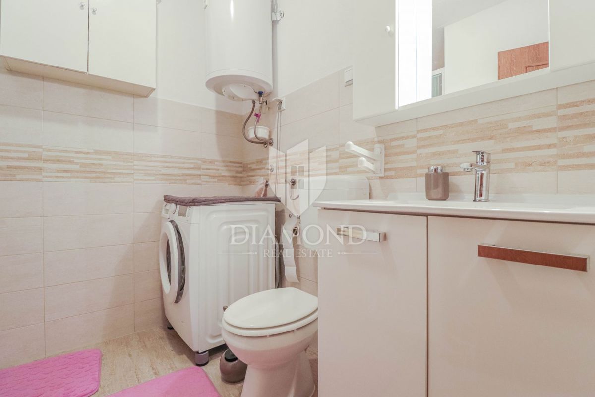 Umag, čudovit dvoetažni apartma 500m od morja!