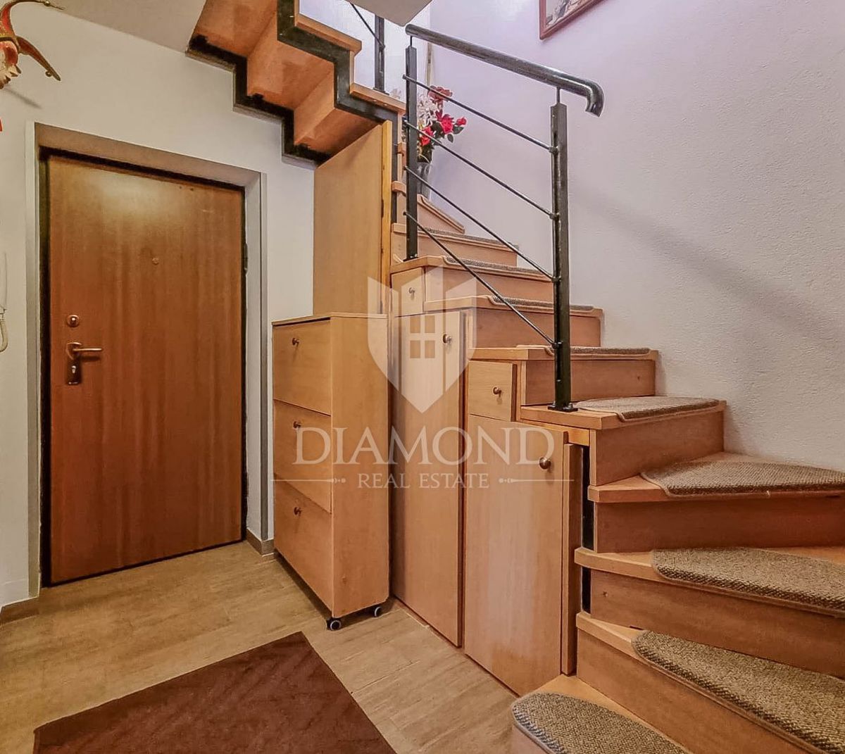 Umag, čudovit dvoetažni apartma 500m od morja!