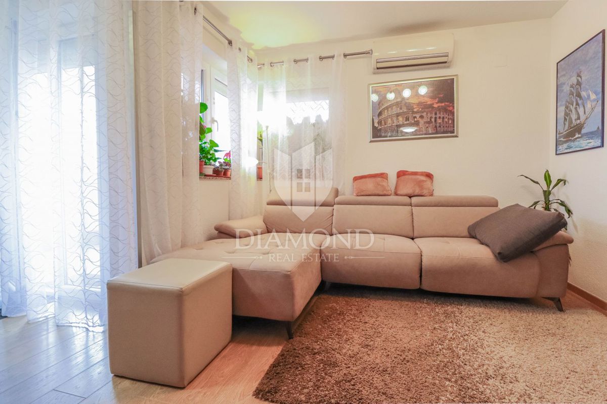 Umag, čudovit dvoetažni apartma 500m od morja!