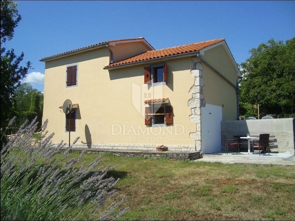 Labin, okolica, avtohtona istrska kamnita hiša