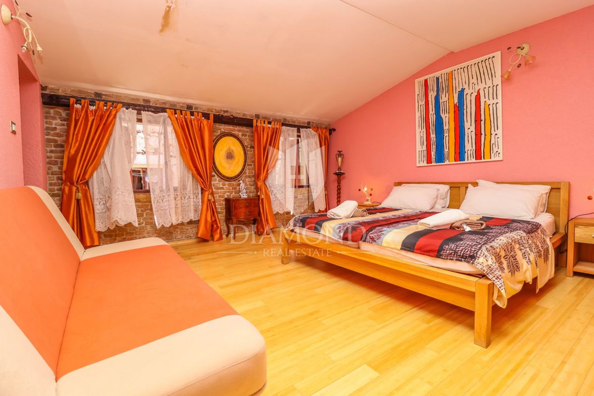 Rovinj, center, atraktivna hiša v stari mestni ulici