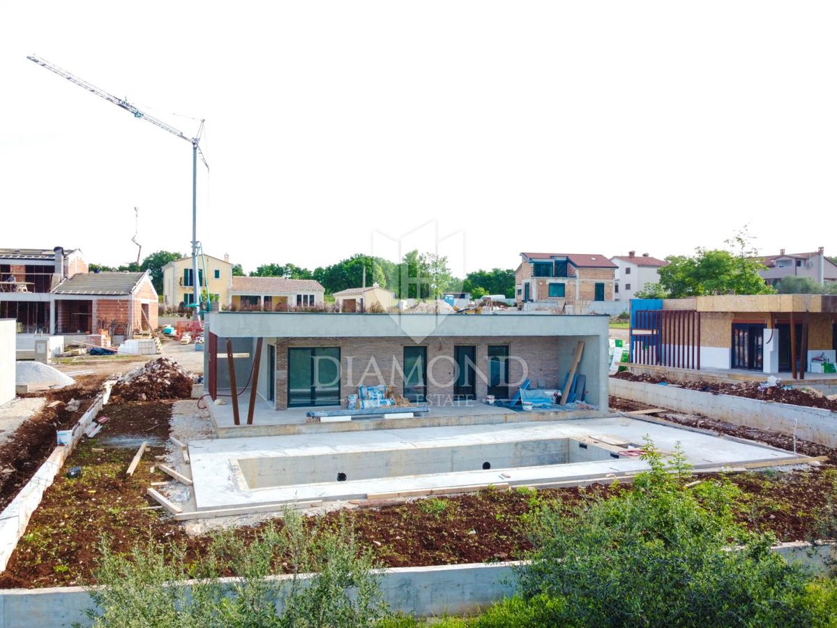 Poreč, okolica, kompletno opremljena hiša na mirni lokaciji!