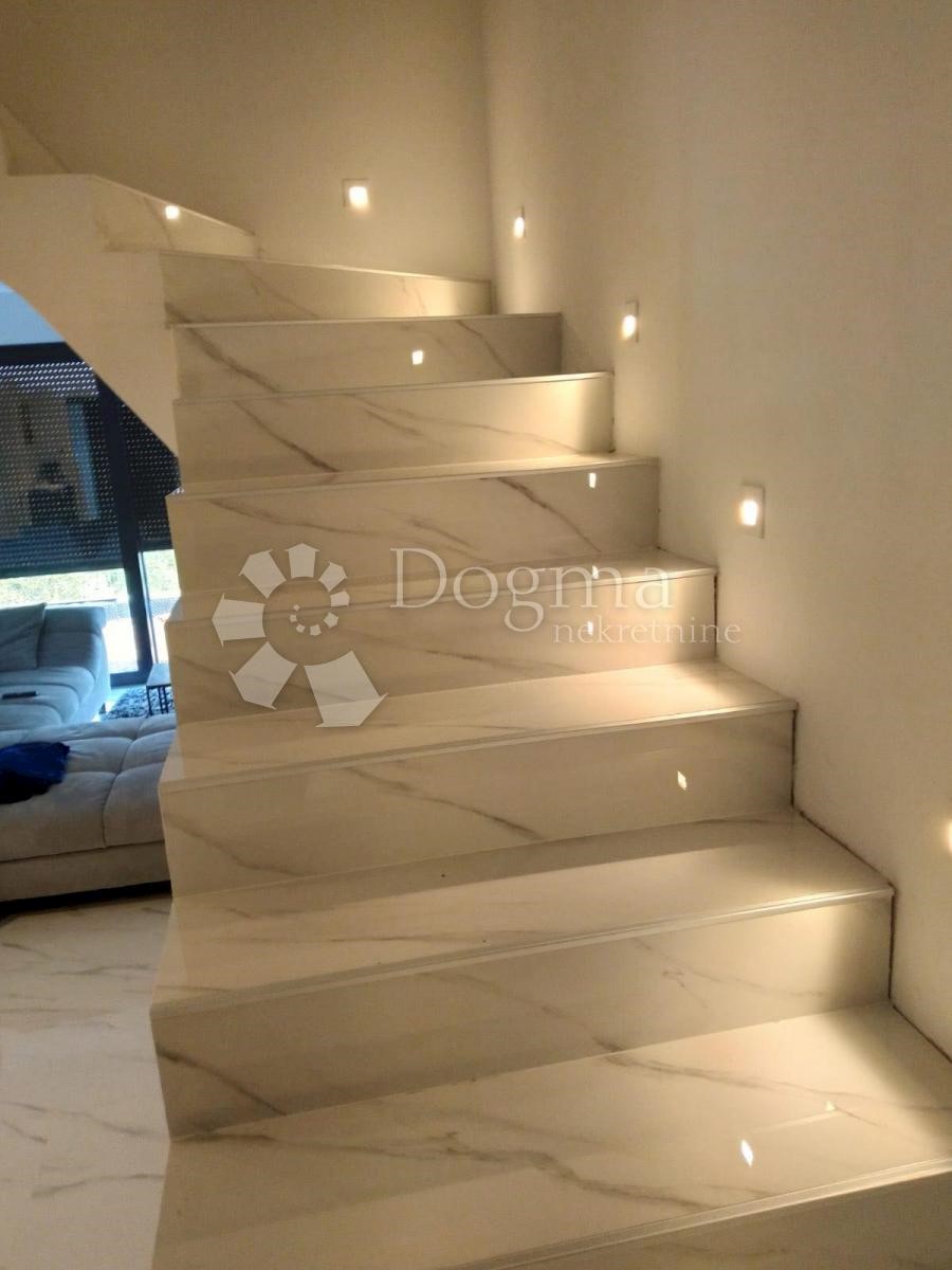 Stanovanje Poljane, Opatija - Okolica, 170m2