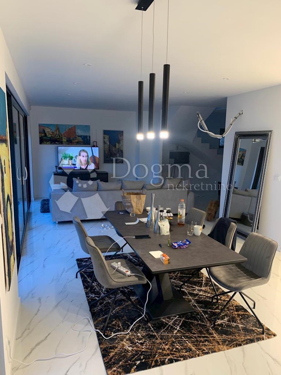 Stanovanje Poljane, Opatija - Okolica, 170m2