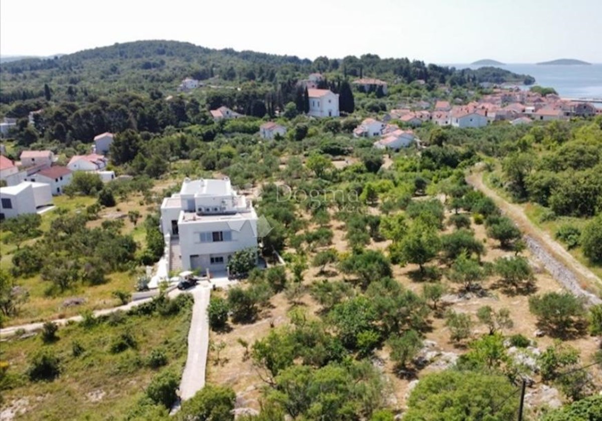 Zemljišče Prvić Šepurine, Vodice, 1.056m2