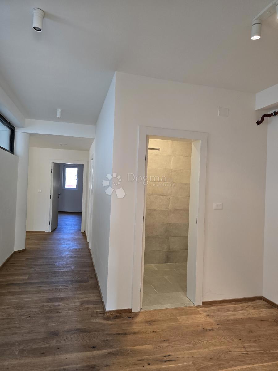 Stanovanje Centar, Varaždin, 123,79m2