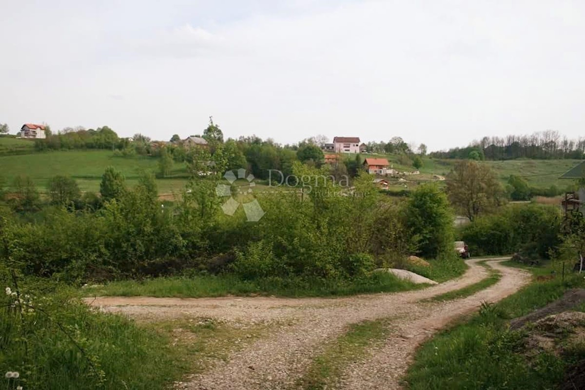 Zemljišče Donji Zvečaj, Duga Resa, 6.325m2