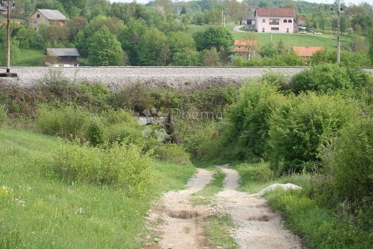 Zemljišče Donji Zvečaj, Duga Resa, 6.325m2