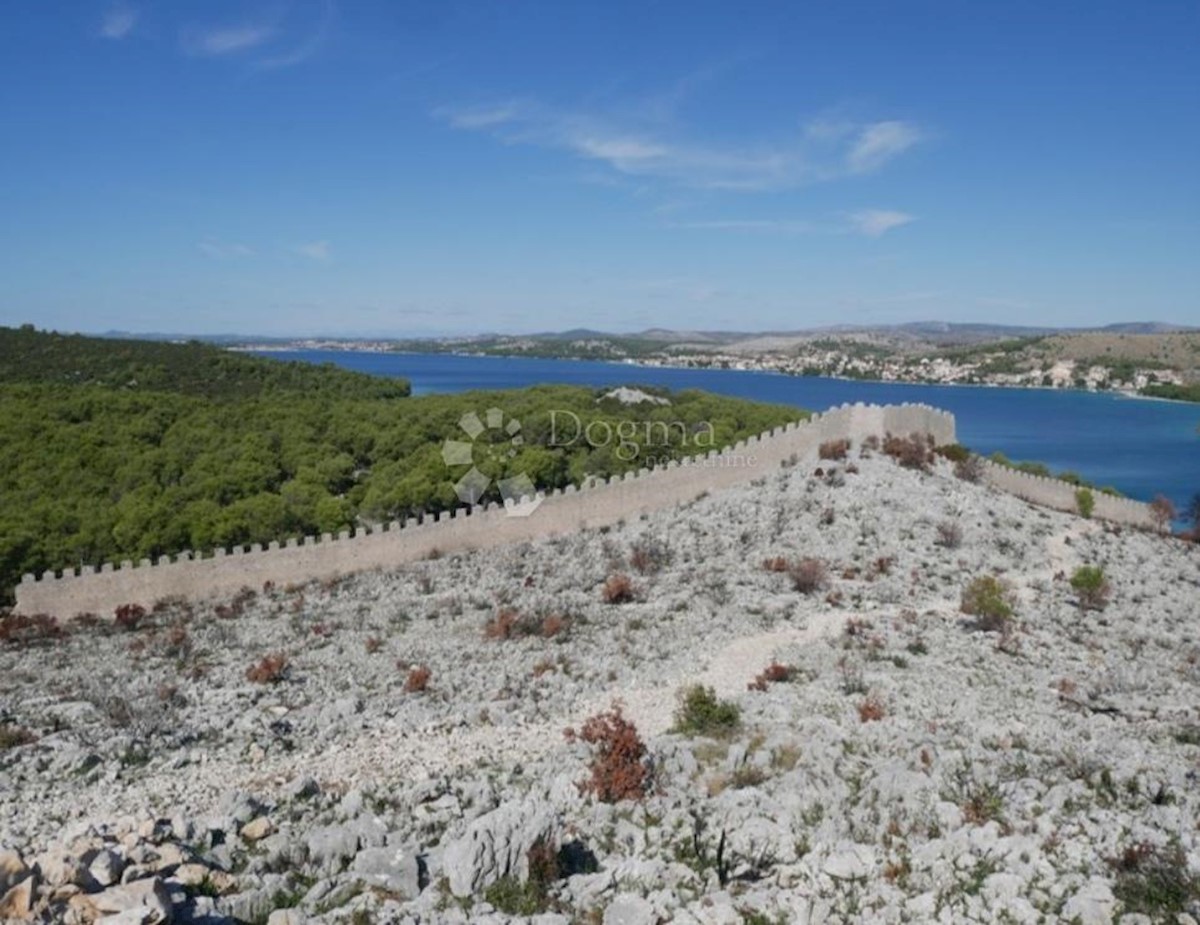 Zemljišče Grebaštica, Šibenik - Okolica, 2.130m2