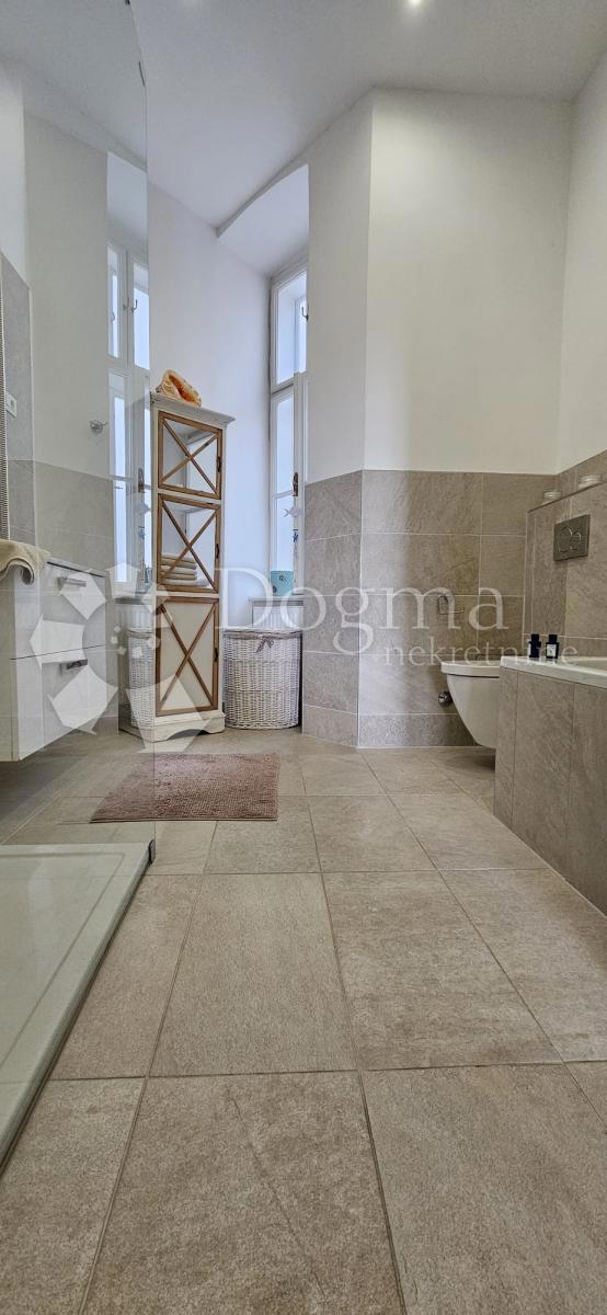Stanovanje Centar, Pula, 76,50m2