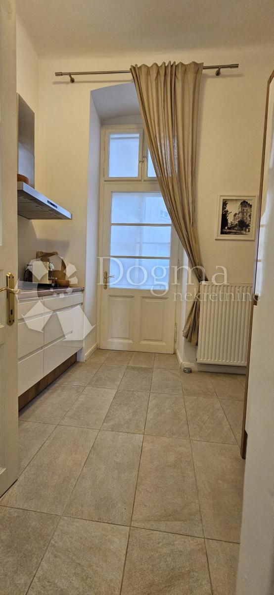 Stanovanje Centar, Pula, 76,50m2