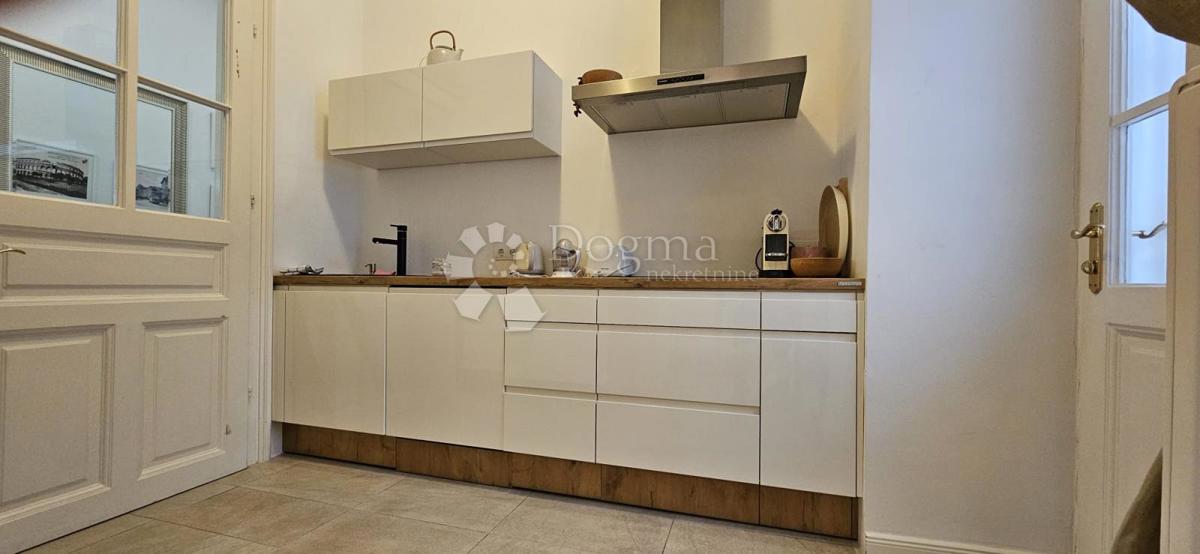 Stanovanje Centar, Pula, 76,50m2