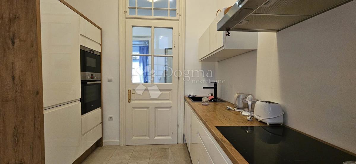 Stanovanje Centar, Pula, 76,50m2