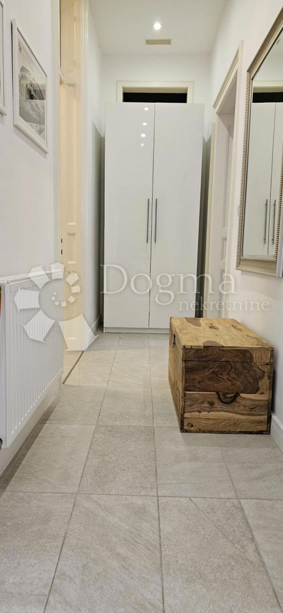 Stanovanje Centar, Pula, 76,50m2