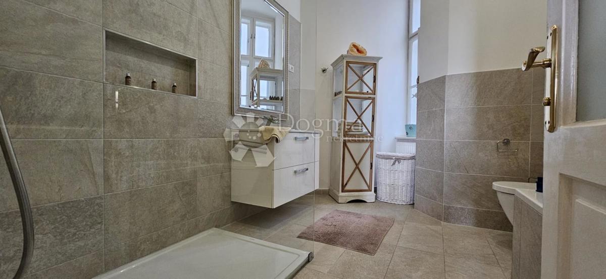 Stanovanje Centar, Pula, 76,50m2