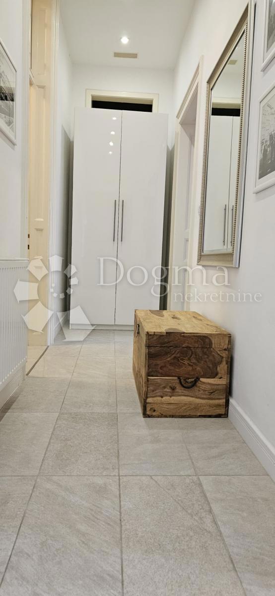 Stanovanje Centar, Pula, 76,50m2