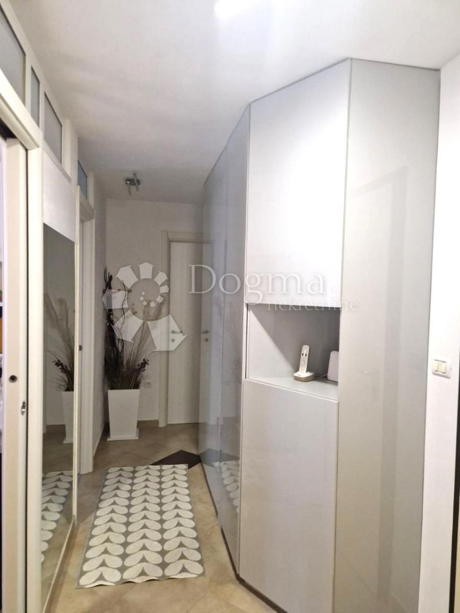 Stanovanje Labin, 70m2