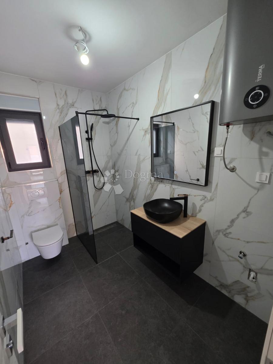 Stanovanje Rogoznica, 66,80m2