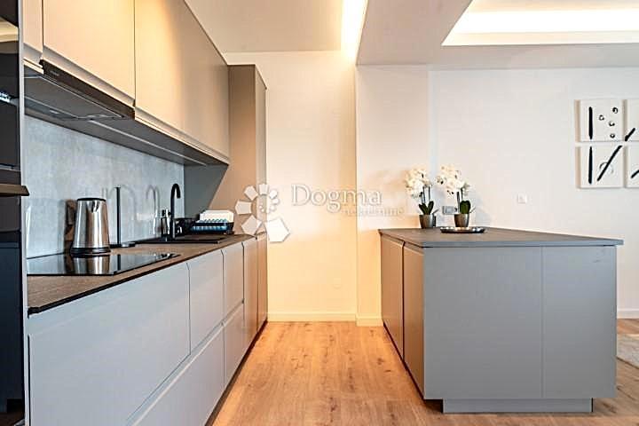 Stanovanje Ičići, Opatija - Okolica, 121,70m2