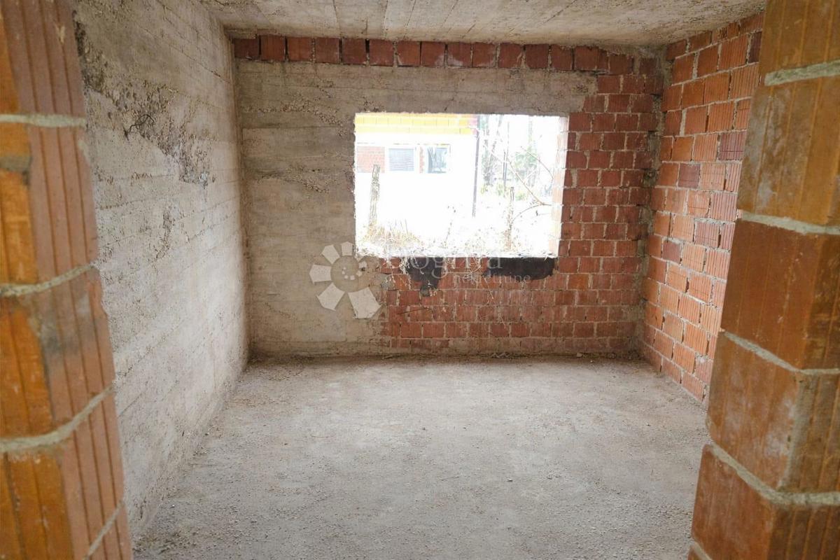 Zazidljivo zemljišče Ličko Petrovo Selo, Plitvička Jezera, 5.769m2