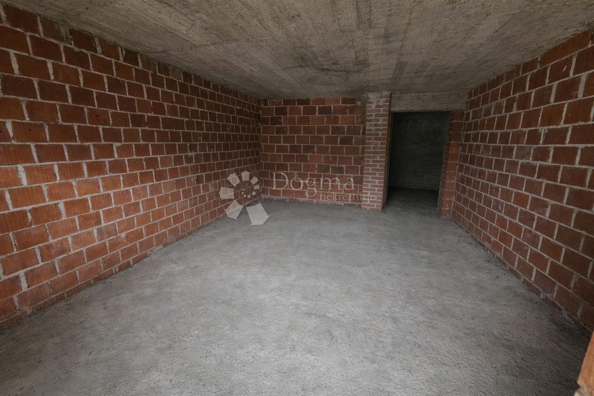 Zazidljivo zemljišče Ličko Petrovo Selo, Plitvička Jezera, 5.769m2