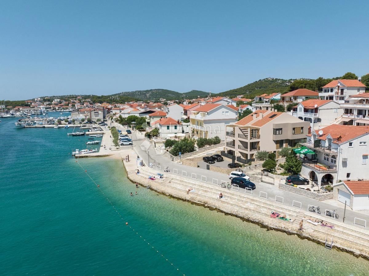 Stanovanje Jezera, Tisno, 124.29m2