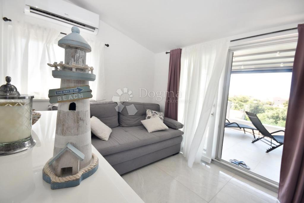 Hiša Kanica, Rogoznica, 360m2