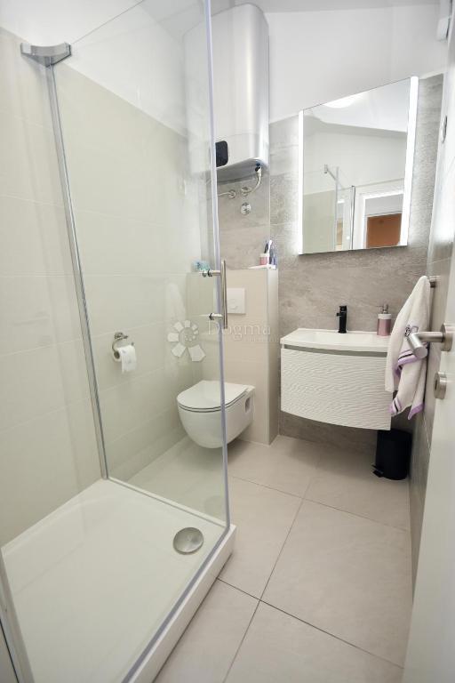 Hiša Kanica, Rogoznica, 360m2