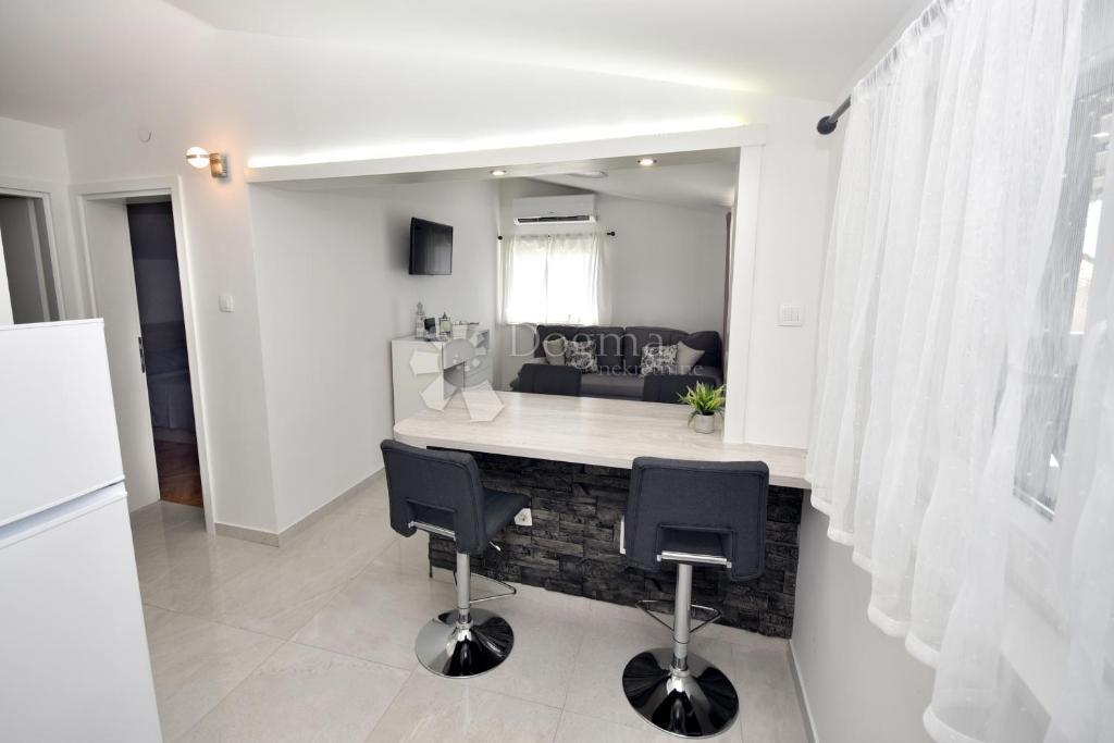 Hiša Kanica, Rogoznica, 360m2