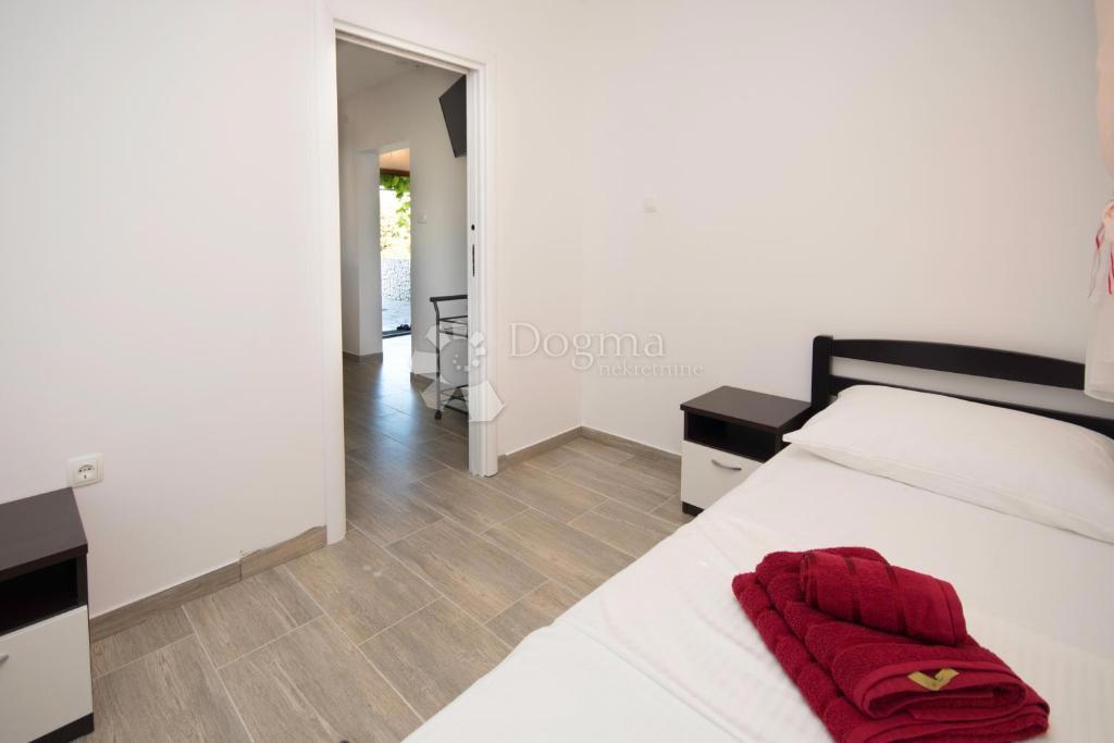 Hiša Kanica, Rogoznica, 360m2