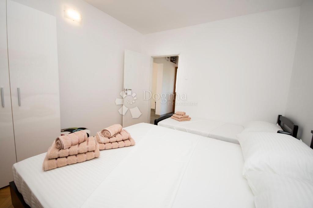 Hiša Kanica, Rogoznica, 360m2