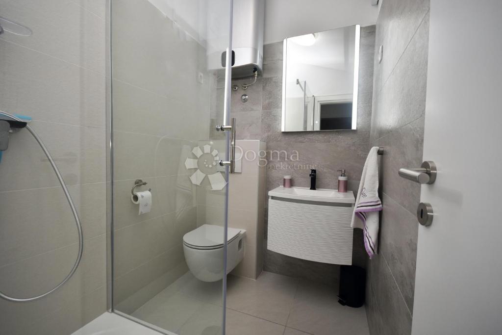 Hiša Kanica, Rogoznica, 360m2