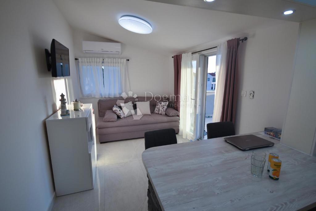 Hiša Kanica, Rogoznica, 360m2