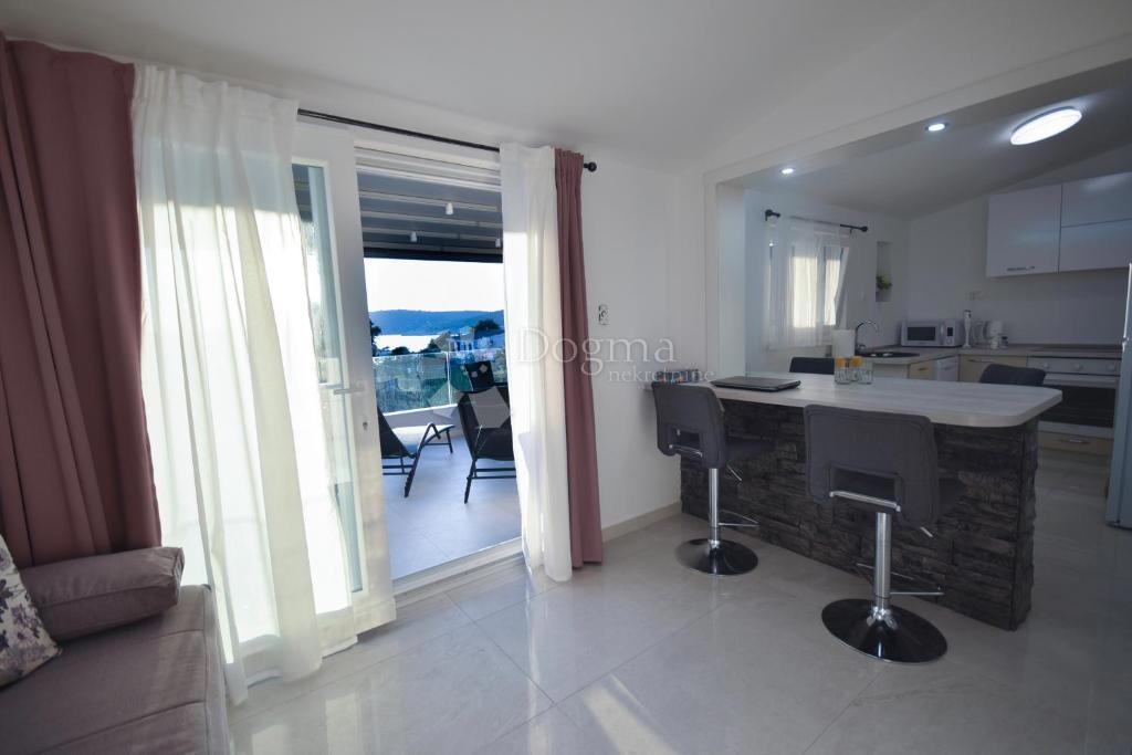 Hiša Kanica, Rogoznica, 360m2