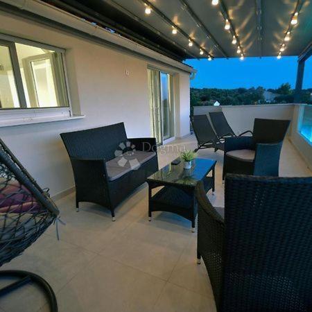 Hiša Kanica, Rogoznica, 360m2