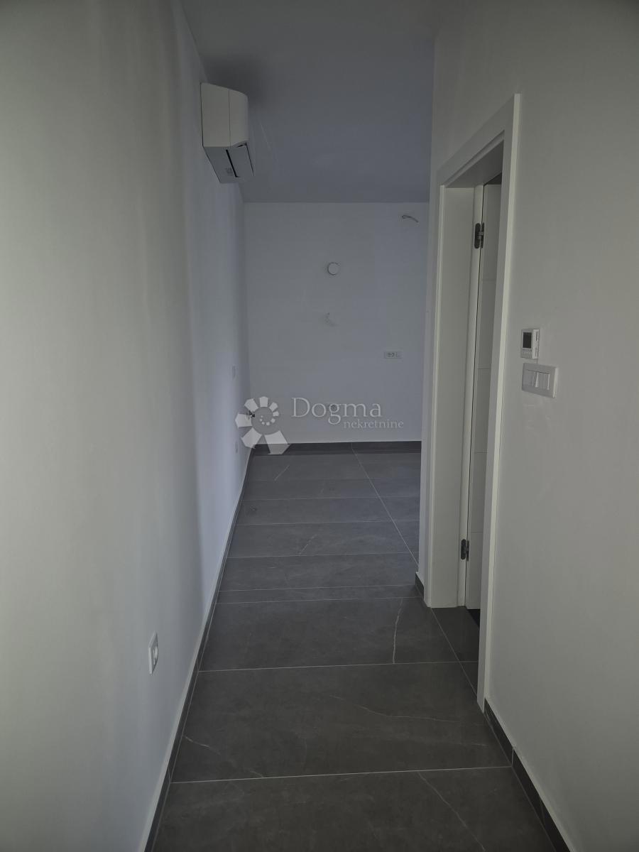 Stanovanje Tribunj, 60m2