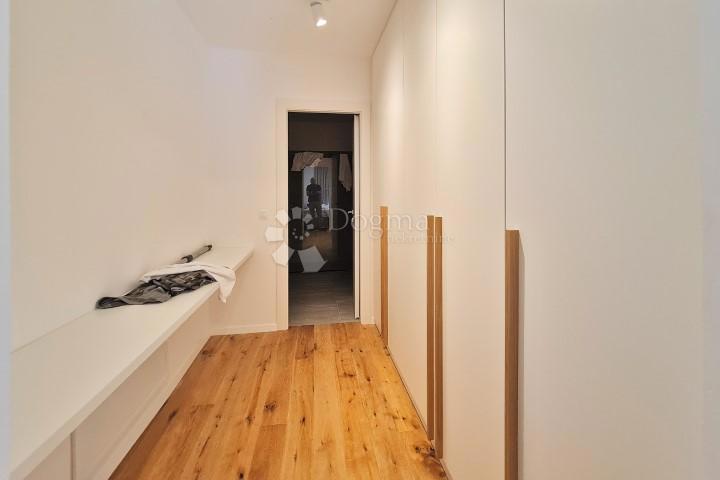 Hiša Kostrena, 200m2