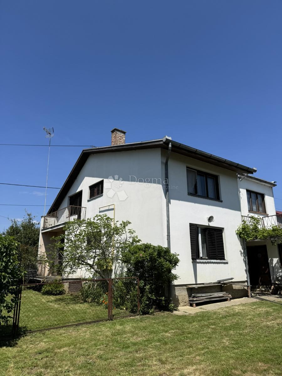 Hiša Veliko Trojstvo, 244m2
